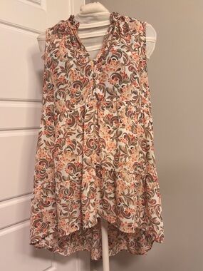 Sleeveless V-Neck Floral Tiered Tunic Dress in Cream & Rust